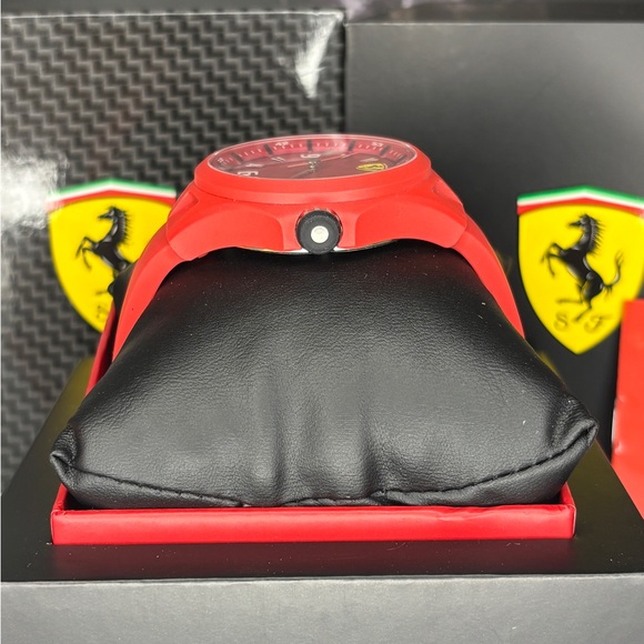 Scuderia Ferrari Pit Crew watch 44mm - Picture 3 of 6